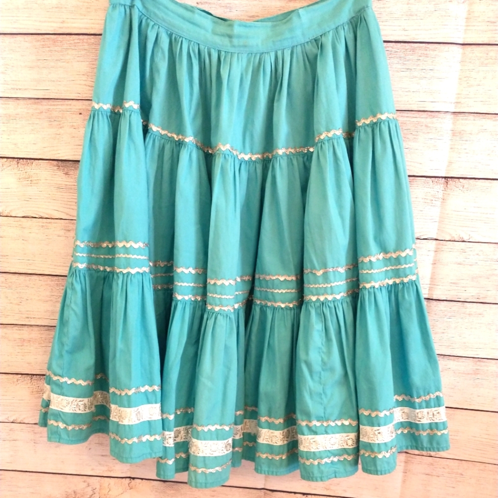 Vintage circle skirt in classic turquoise/silver